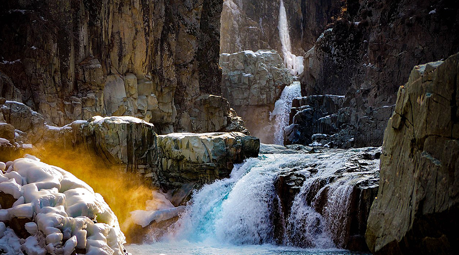 Aharbal Waterfall, Jammu And Kashmir
